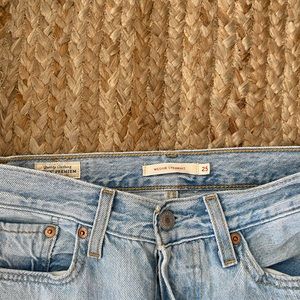 Levi’s Wedgie Straight 25x28